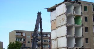 Демонтаж 5 этажного дома Луга, цена от 3698 руб.