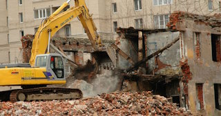 Демонтаж фасада в Луге: цены за м2 от 365 рублей | Сварной-Лга